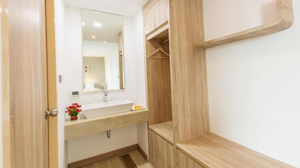 B2 Ubon Premier Hotel Ubon Ratchathani Extérieur photo